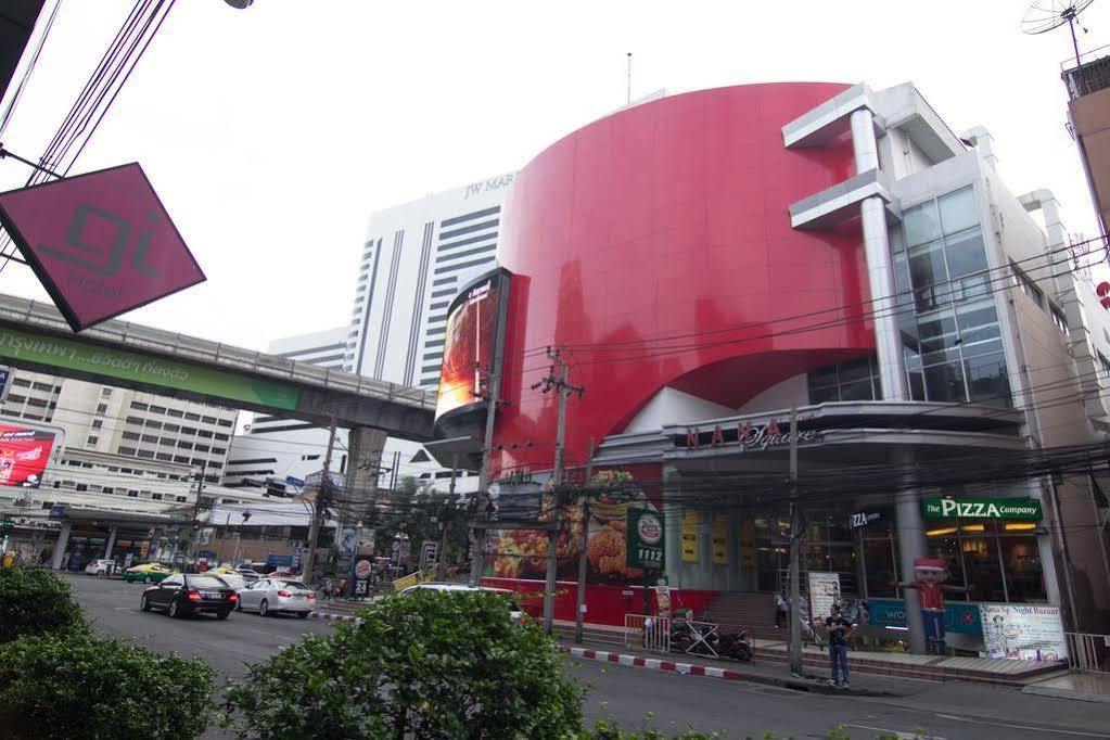 Sky Suites Bangkok Exterior foto